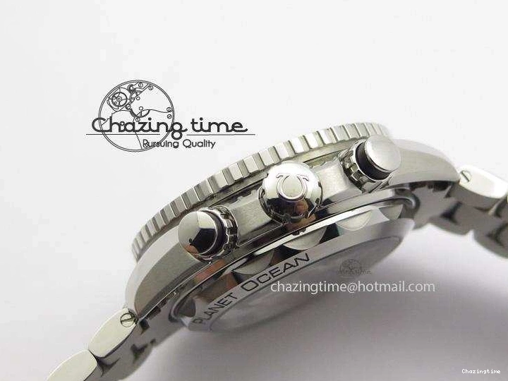 0715 UrbanChic Master Chronometer 45mm SS JHF Black Dial On SS Bracelet A 8248